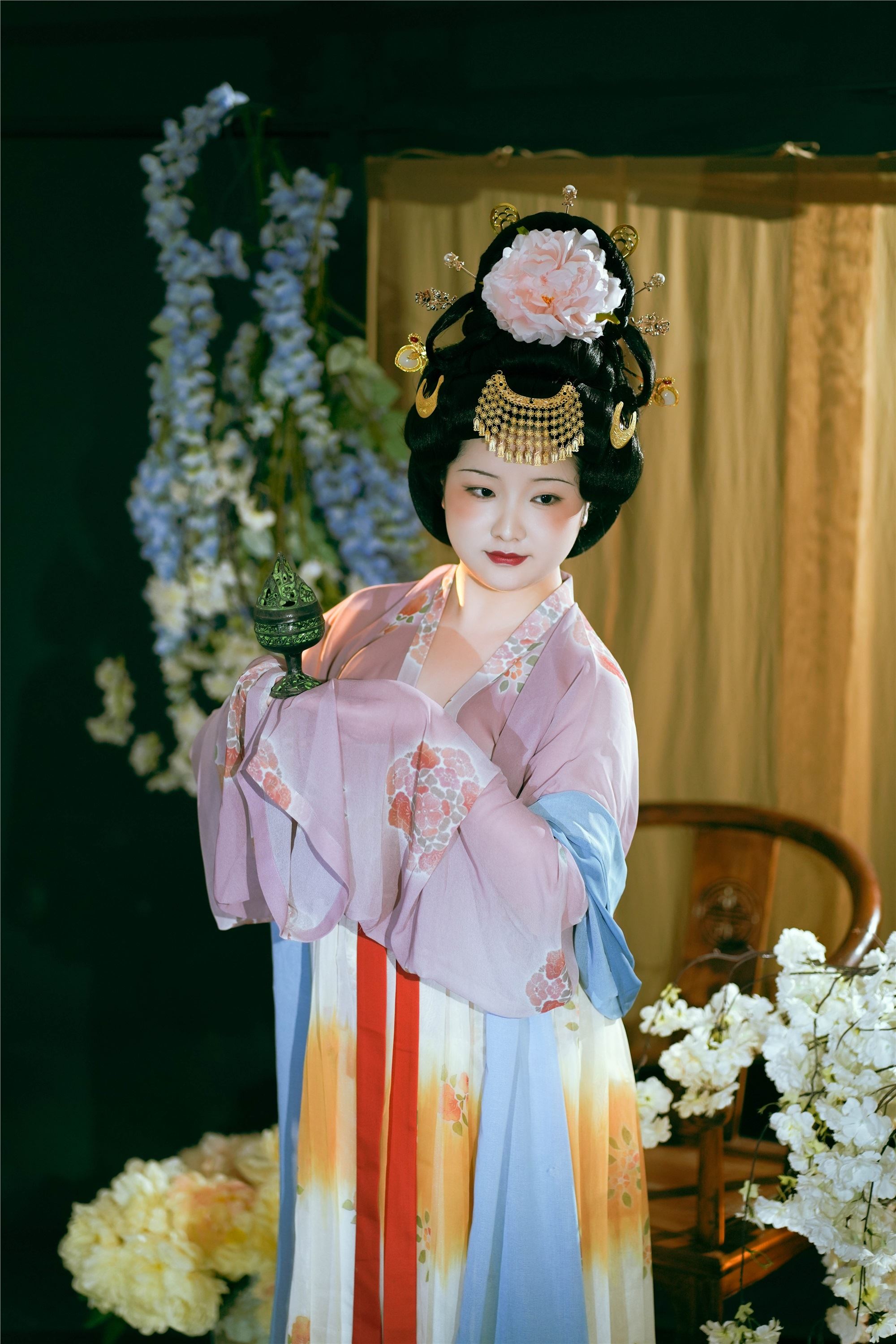 YITUYU艺图语 2025.02.06 大唐 水荇牵风